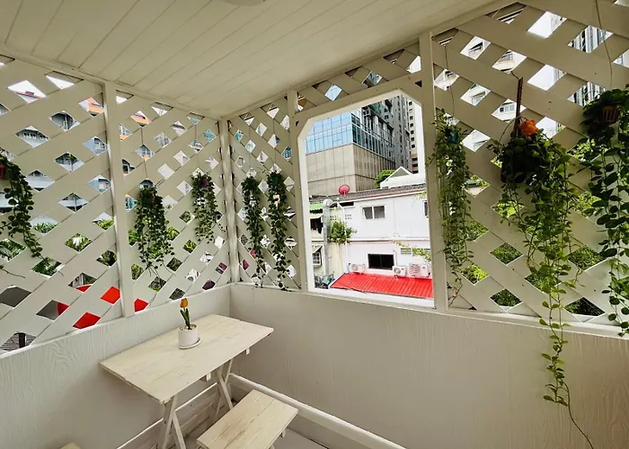 Reehouse@soi Cowboy/asoke Bts Гостевой дом 3*
