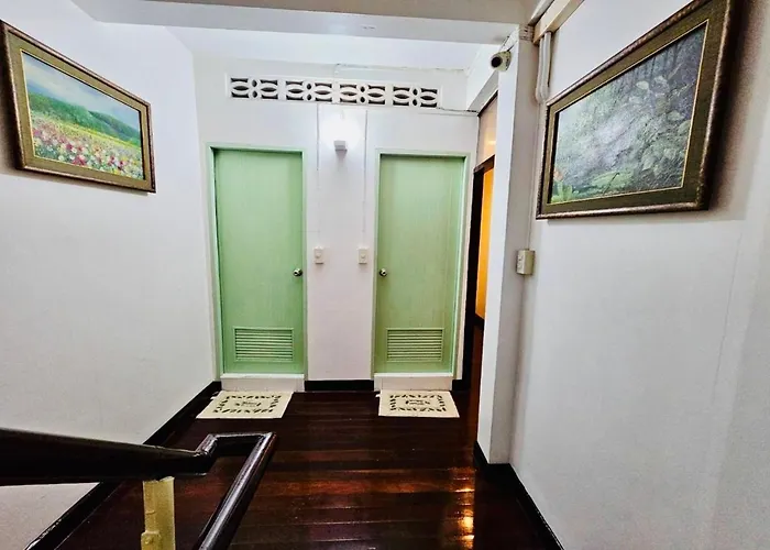 Reehouse@soi Cowboy/asoke Bts Гостевой дом Бангкок